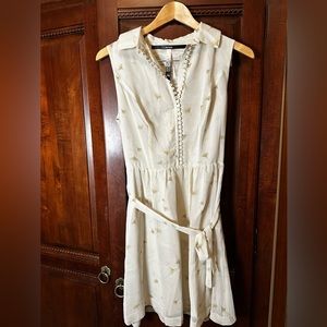Kensie size M beige leaf dress